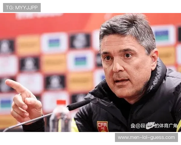 足球球星无惧防守强势突破展现极致进攻艺术魅力